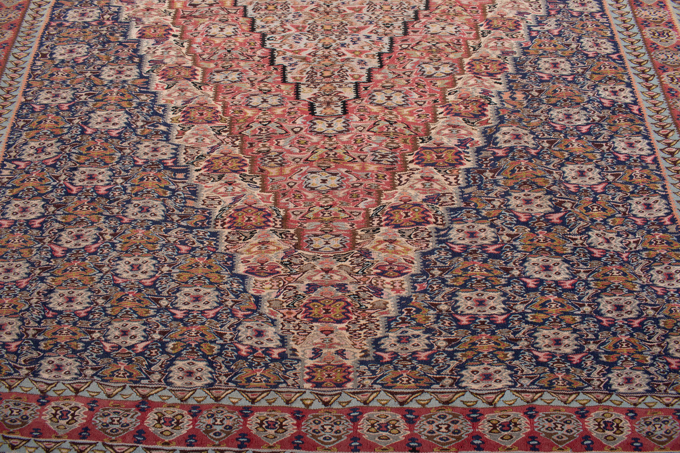 Kilim Seneh